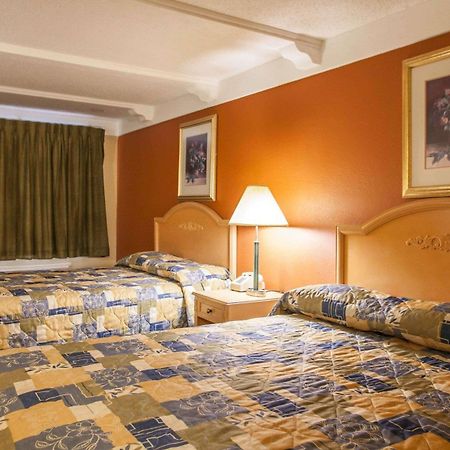 Relax Inn Saint Charles Exterior foto